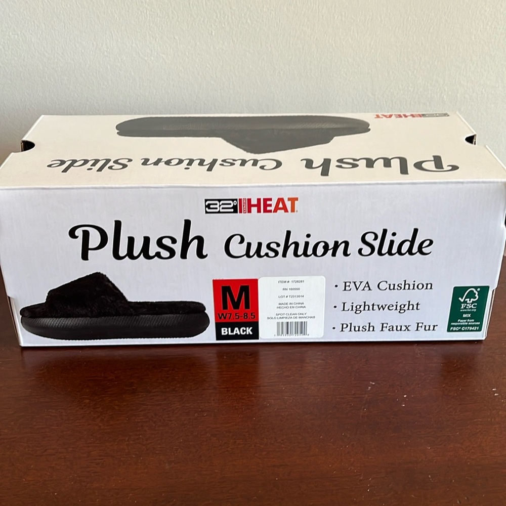 32 degrees heat plush slides New in Box